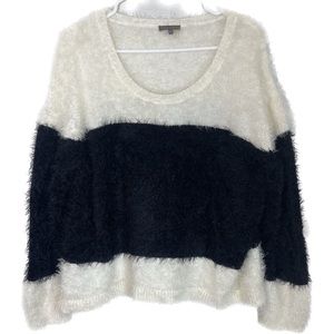 Vince Camuto Sweater Size L Comfy Black and Cream Fuzzy